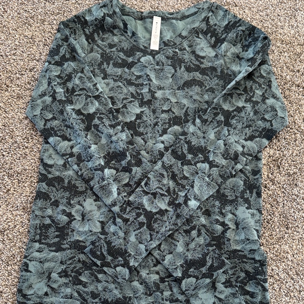 Athleta Green Floral Long Sleeve Top size medium VGUC